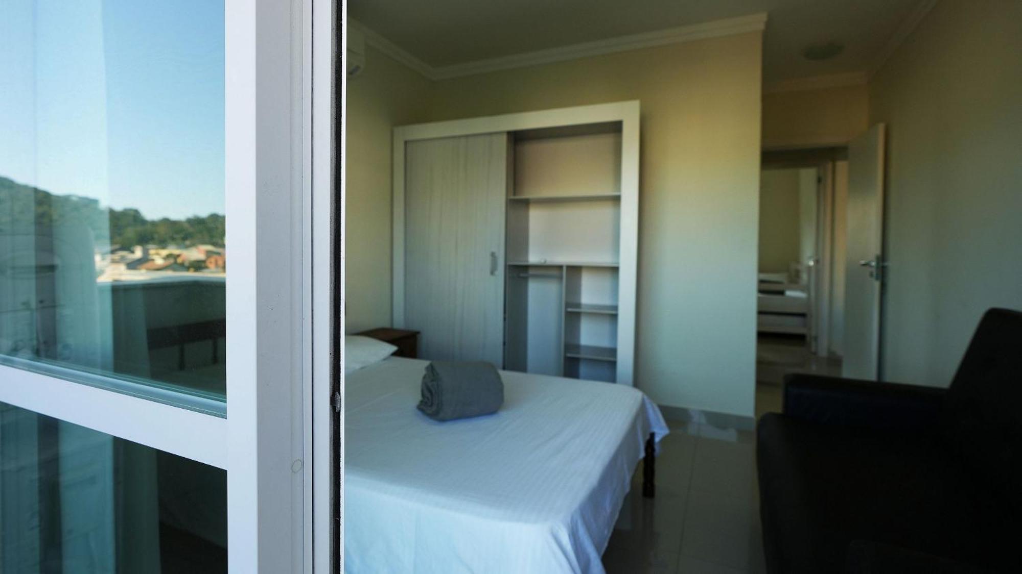 Edificio Costa Mar - Centro De Bombinhas Apartman Kültér fotó