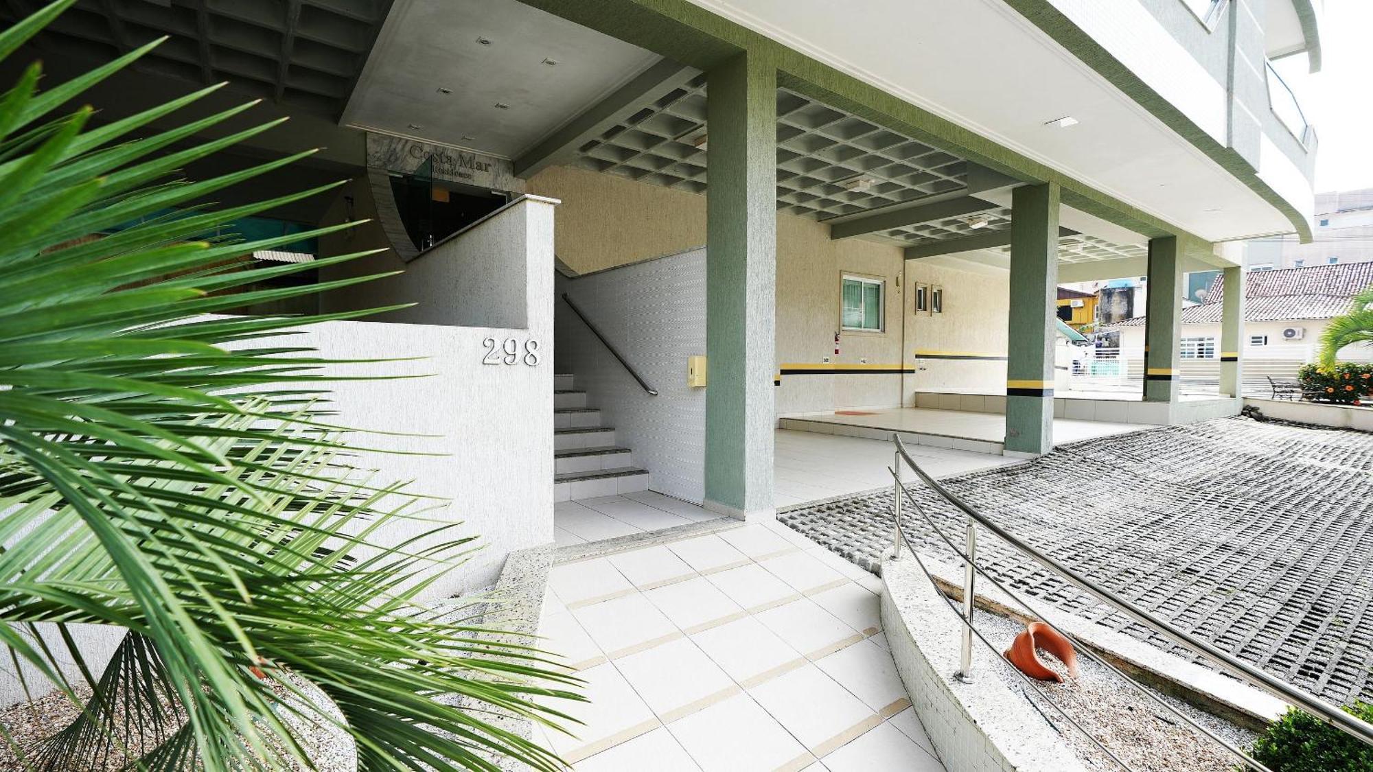 Edificio Costa Mar - Centro De Bombinhas Apartman Kültér fotó